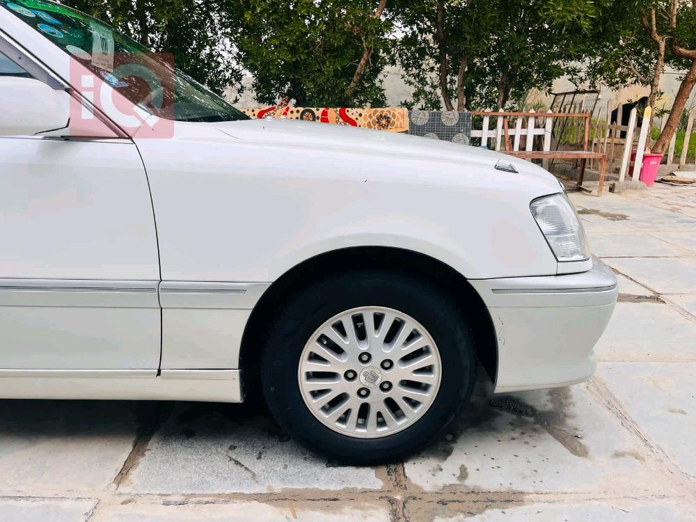 تويوتا كراون